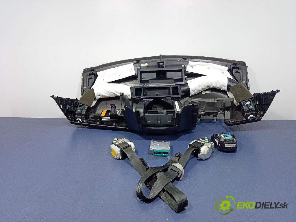 Hyundai I20 2014 kokpit,pristrojová doska