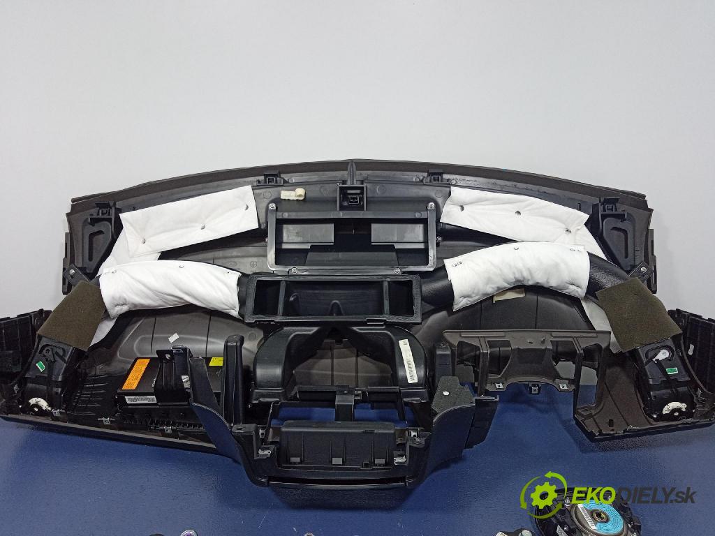 Hyundai I20 2014 kokpit,pristrojová doska