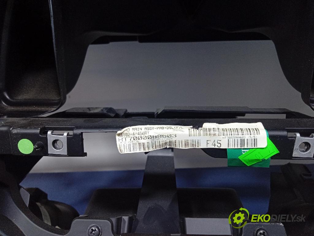 Hyundai I20 2014 kokpit,pristrojová doska