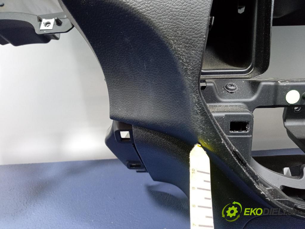 Hyundai I20 2014 kokpit,pristrojová doska