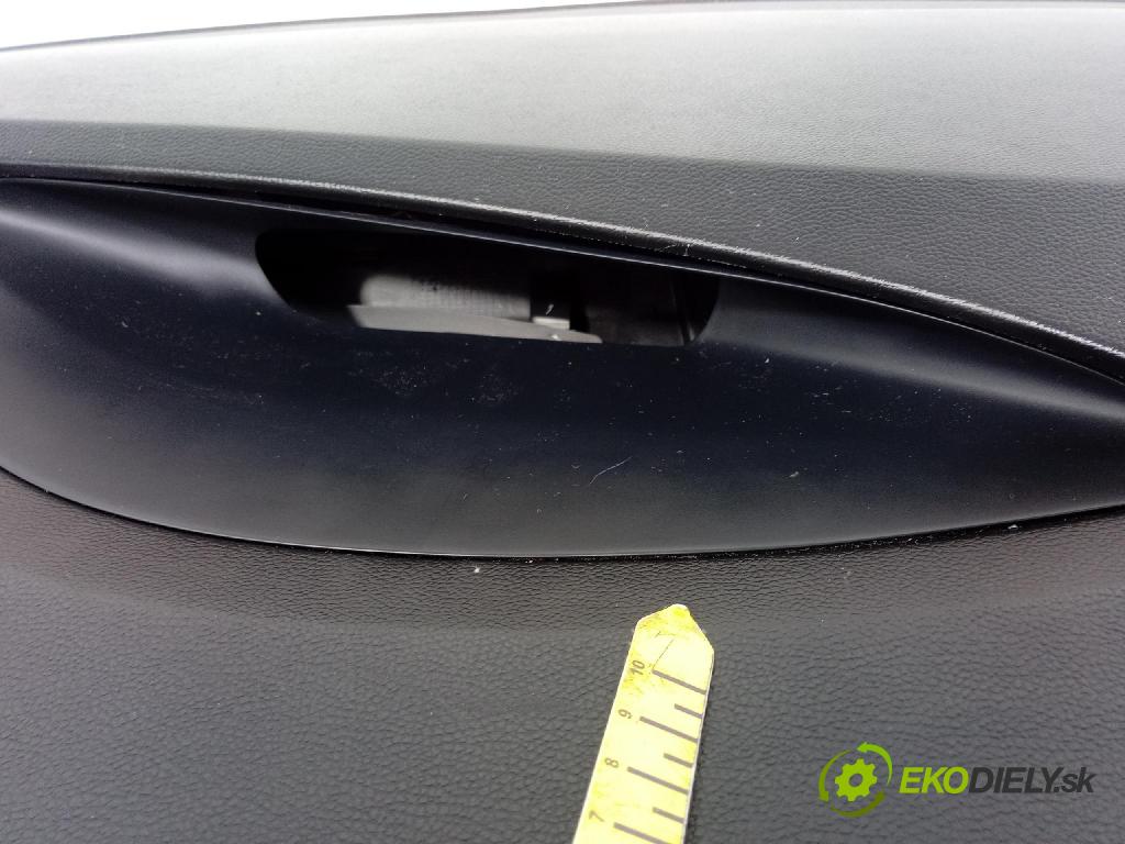 Hyundai I20 2014 kokpit,pristrojová doska