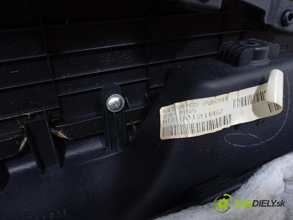 Hyundai I20 2014 Čalounictví: dvere Predné Prava: 82320-1J010RY