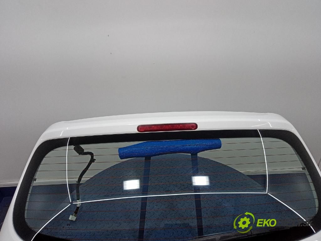 Hyundai I20 2014 zadna dveře kufra: kufra: 01