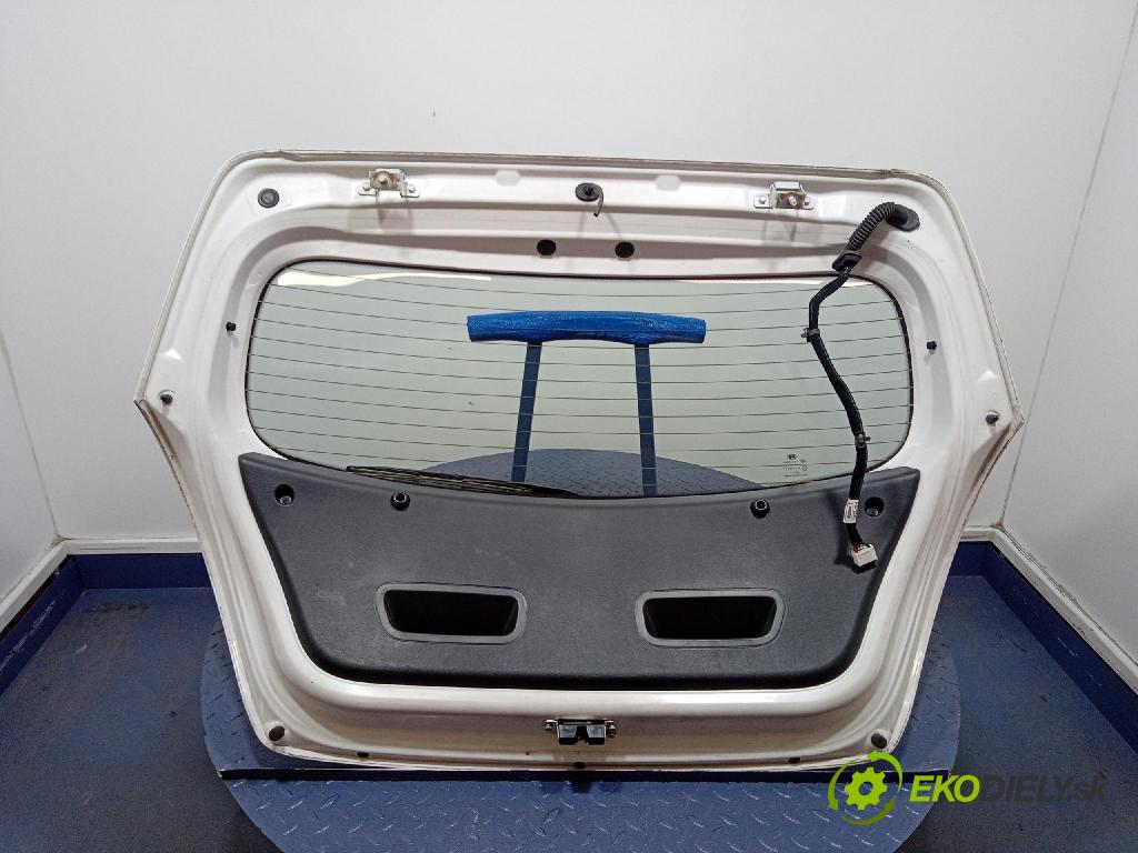 Hyundai I20 2014 zadna dveře kufra: kufra: 01