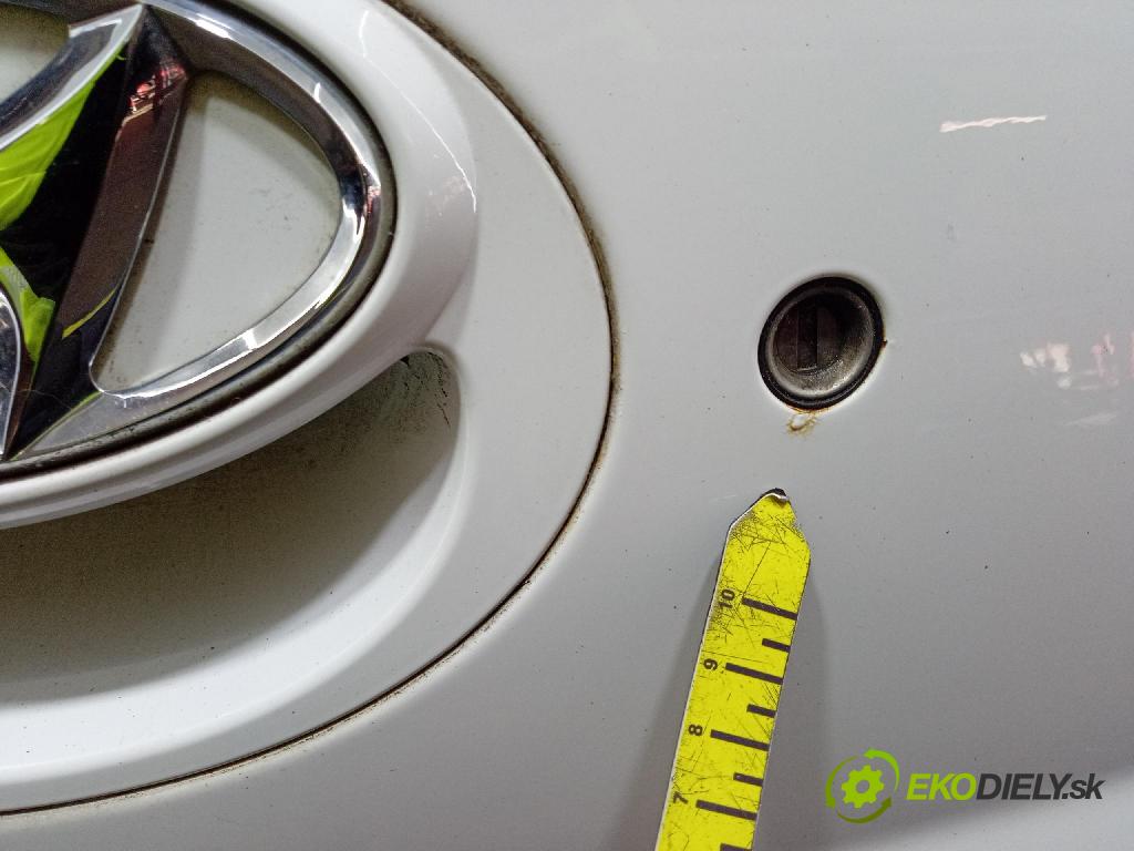 Hyundai I20 2014 zadna dveře kufra: kufra: 01