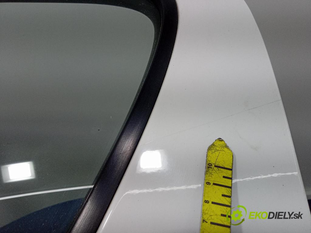 Hyundai I20 2014 dvere zad Vľavo: 01