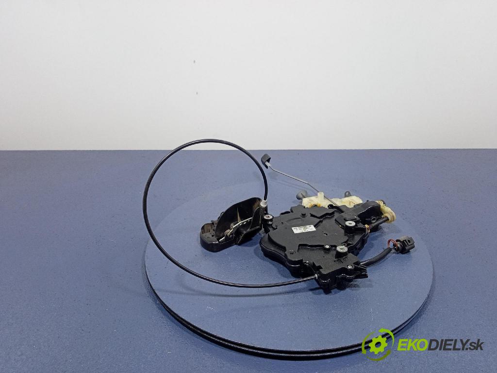 Volkswagen Caddy life 2008 zámok dvere zad Vľavo: 2K0843653BD