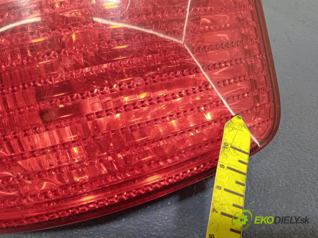 Volkswagen Caddy life 2008 svetlo / reflektor zad ľavá Vonkajsia: 4VEX131603