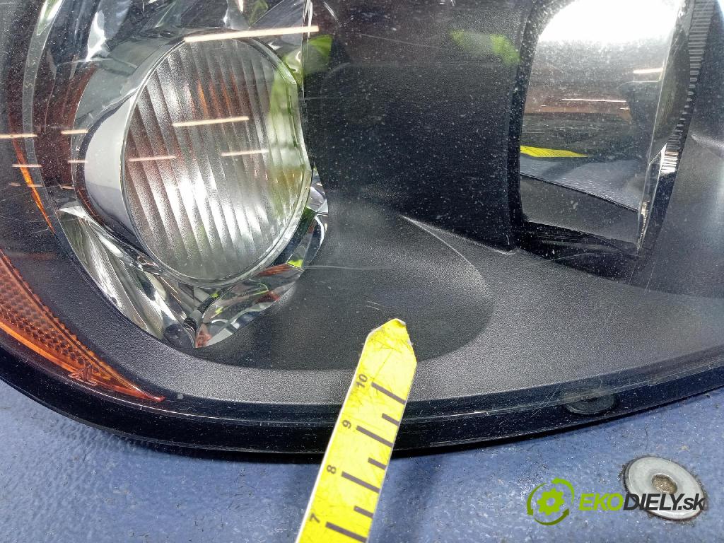 Volvo S40 2006 Reflektor: v pravo: 30698874