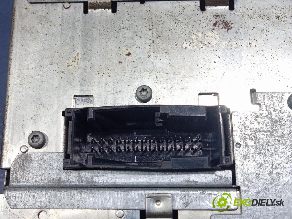 Volkswagen Bora 1.9 tdi 2001 Radio I Navigácia: 3B0035191D