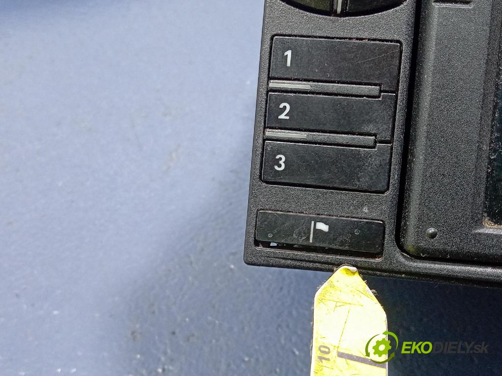 Volkswagen Bora 1.9 tdi 2001 Radio I Navigácia: 3B0035191D