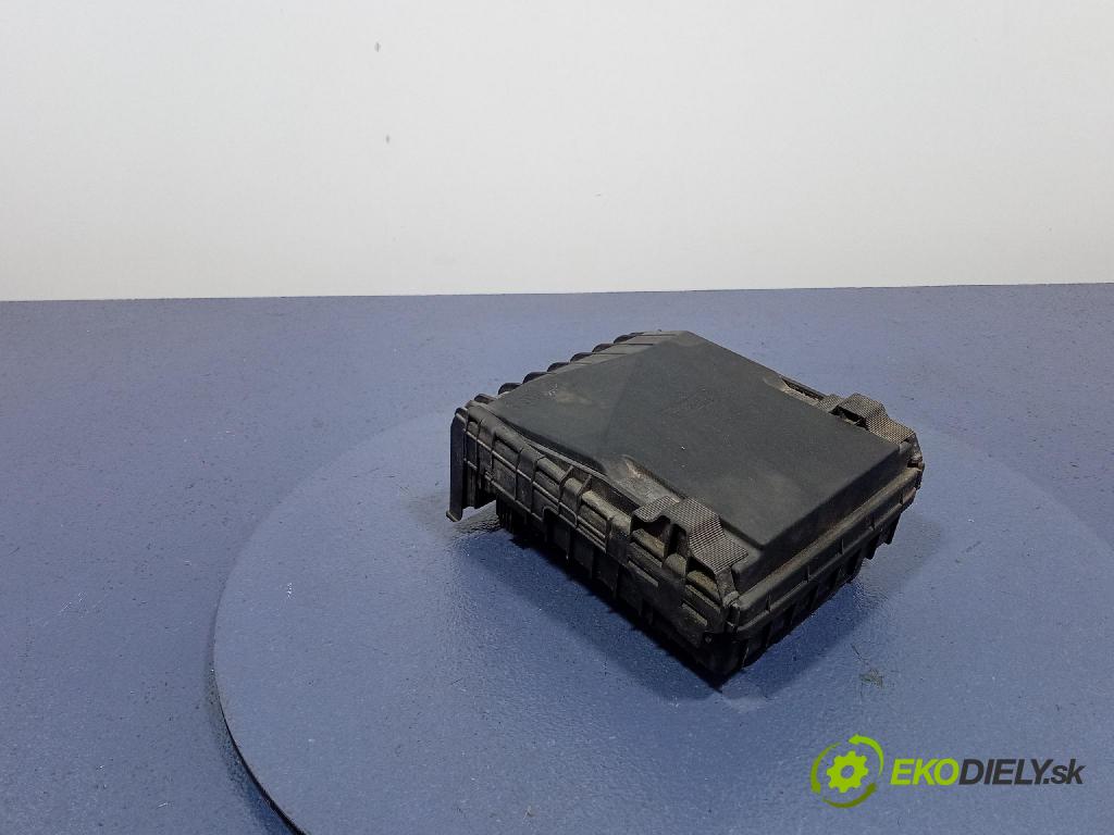 Volkswagen Caddy life 2008 skrinka Poistky: 1K0937800BG