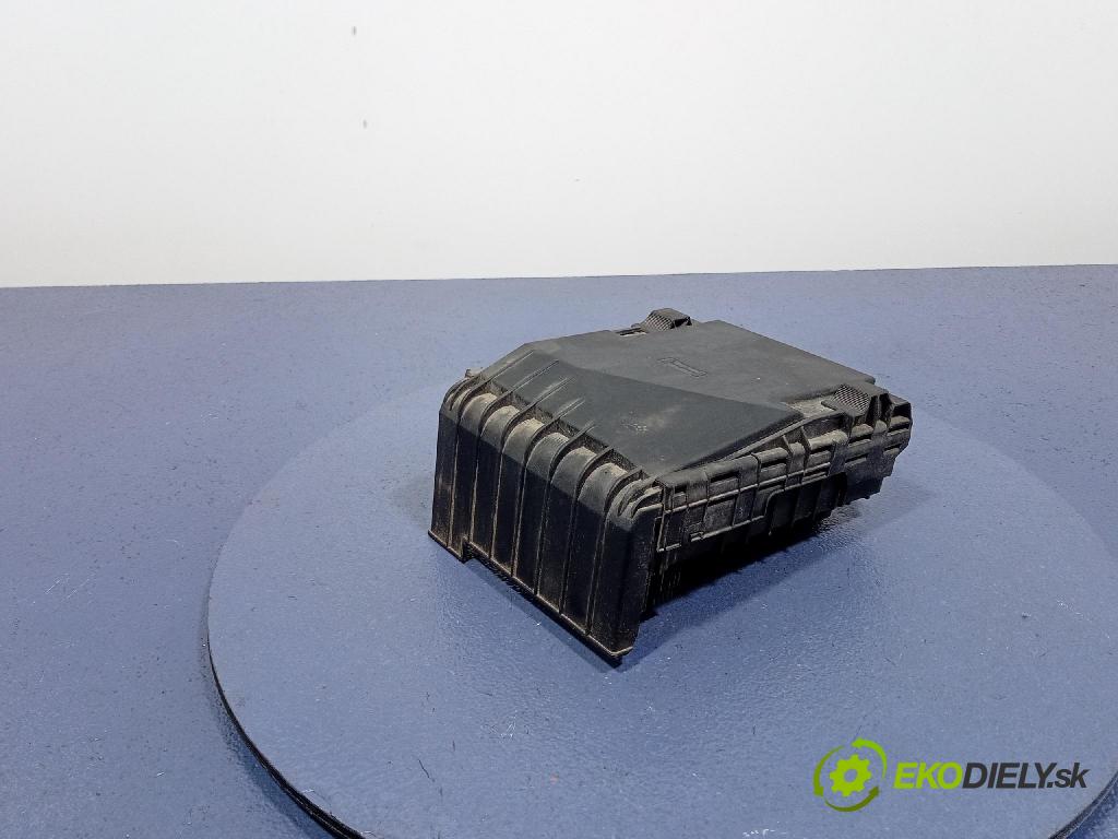 Volkswagen Caddy life 2008 skrinka Poistky: 1K0937800BG