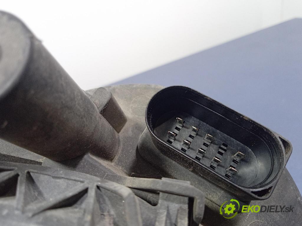 Volkswagen Caddy life 2008 Reflektor: Vľavo: 2K0941005B