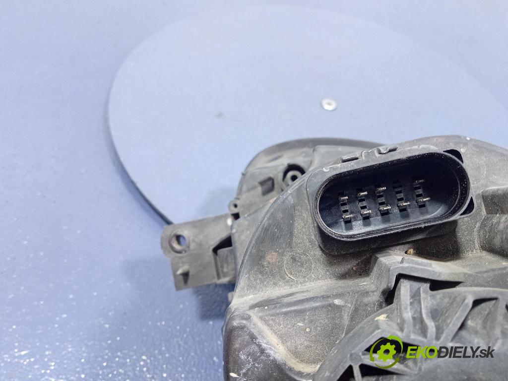 Volkswagen Caddy life 2008 Reflektor: v pravo: 2K0941006B