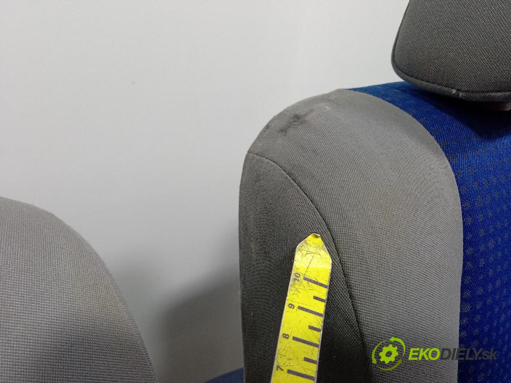 Volkswagen Caddy life 2008 Sedačka zadný 01