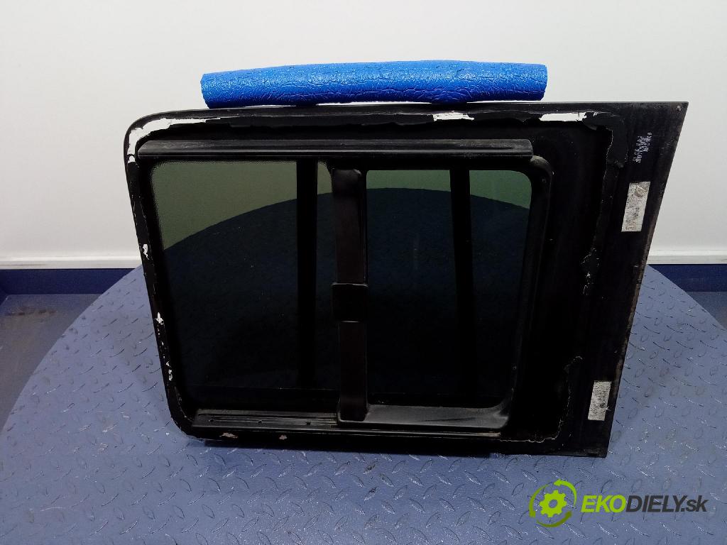 Volkswagen Caddy life 2008 sklo dvere zad Prava: 01