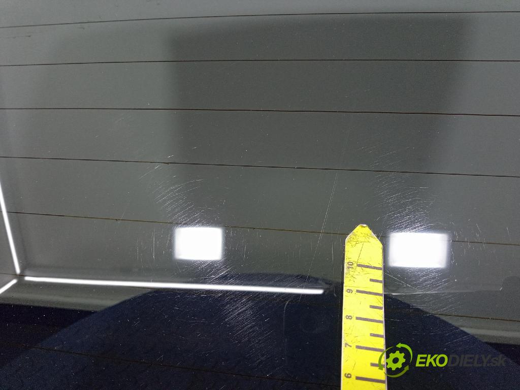 Volkswagen Caddy life 2008 dvere zad Vľavo: 01