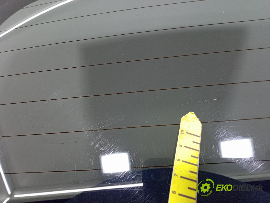 Volkswagen Caddy life 2008 dvere zad Vľavo: 01