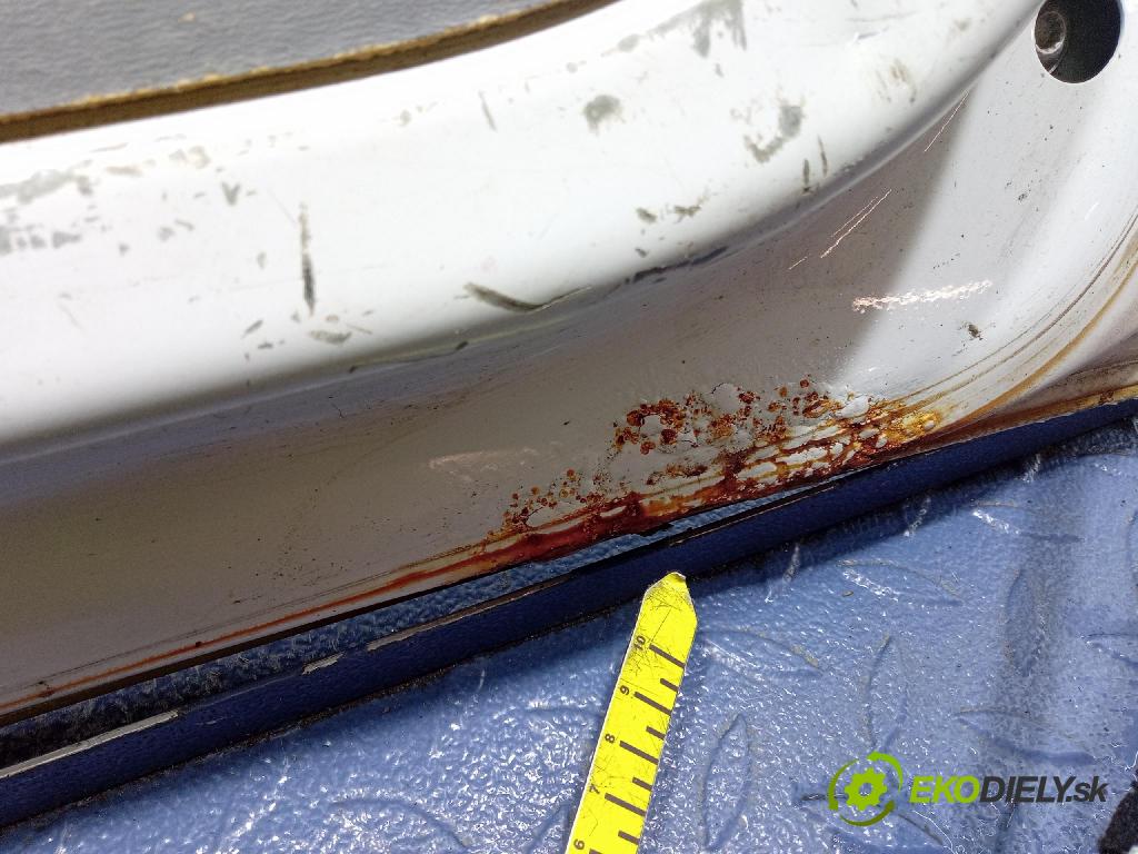 Volkswagen Caddy life 2008 dvere zad Vľavo: 01