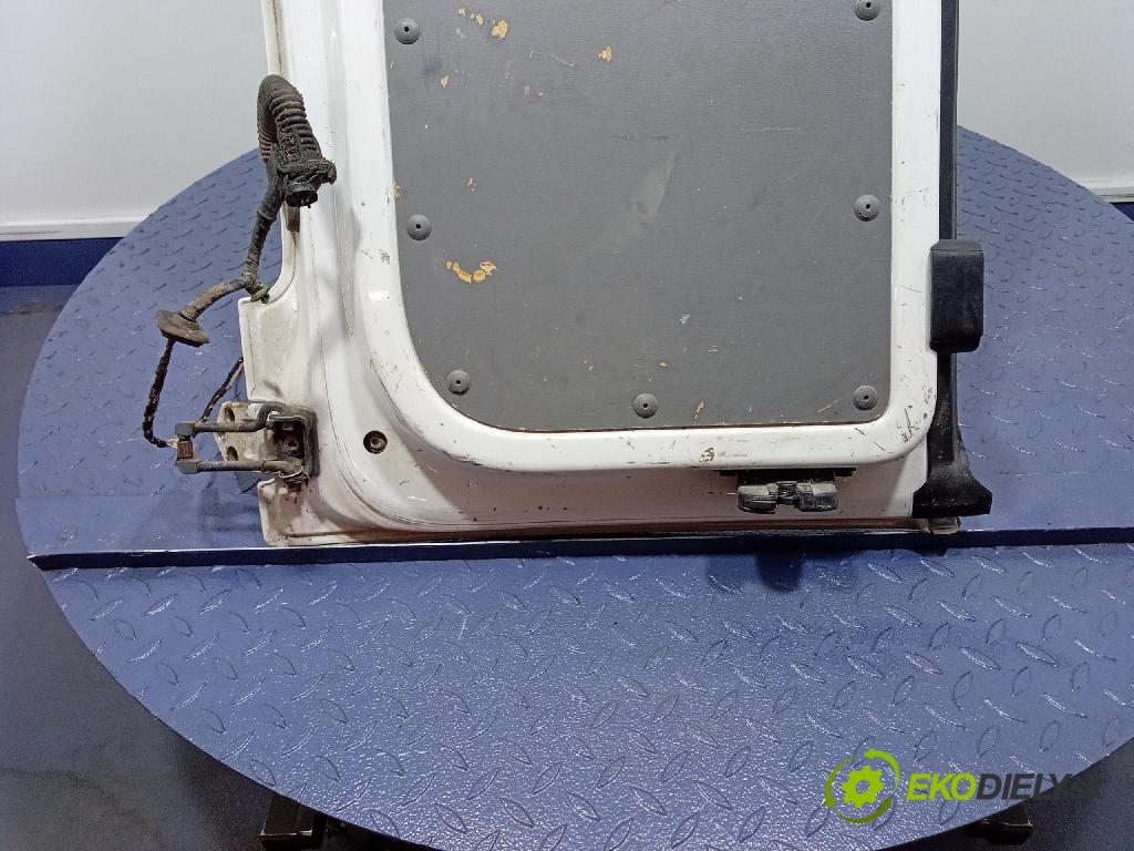 Volkswagen Caddy life 2008 dvere zad pravé 01