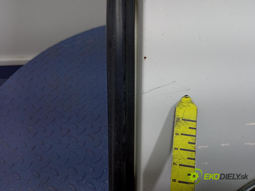 Volkswagen Caddy life 2008 dvere zad pravé 01