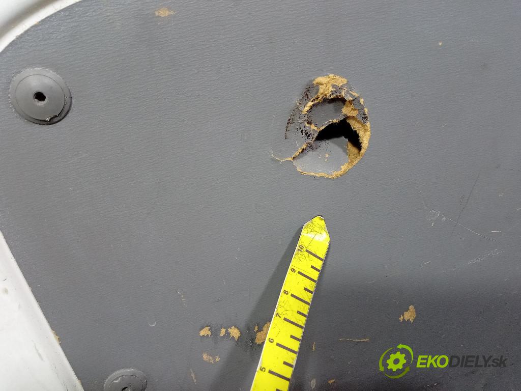 Volkswagen Caddy life 2008 dvere zad pravé 01