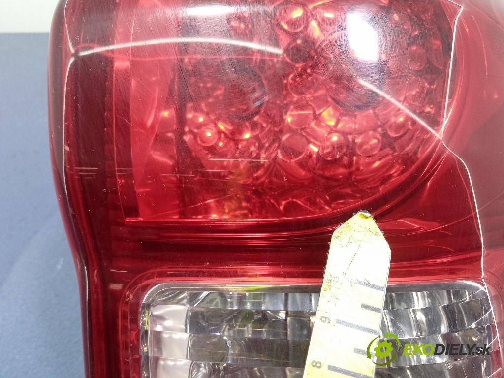 Toyota Rav4 2004 svetlo / reflektor zad Prava: Vonkajsia: 42-32