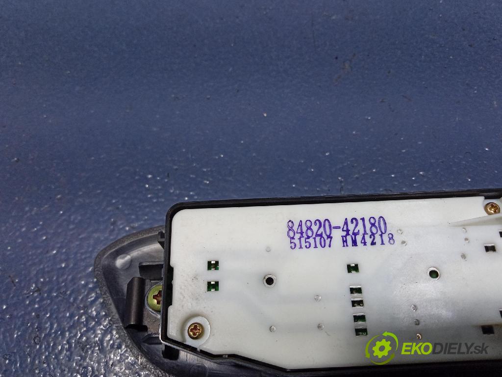 Toyota Rav4 2004 prepínač Okná: 84820-42180
