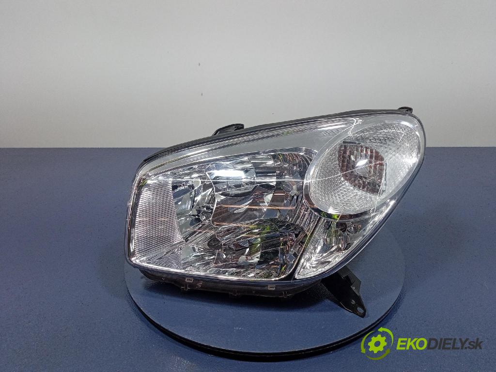Toyota Rav4 2004 Reflektor: Vľavo: 212-11F6L