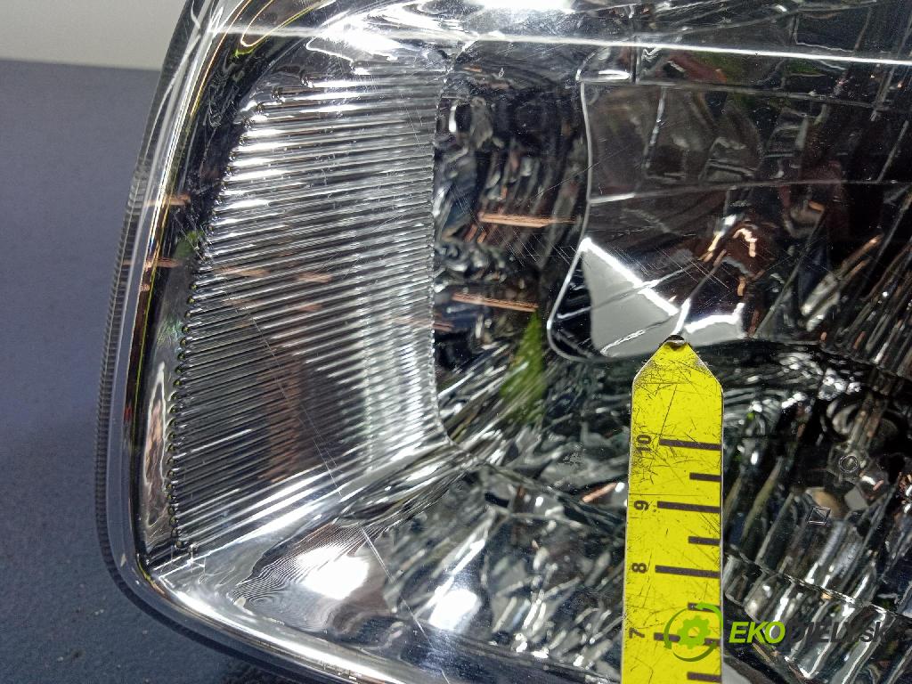 Toyota Rav4 2004 Reflektor: Vľavo: 212-11F6L