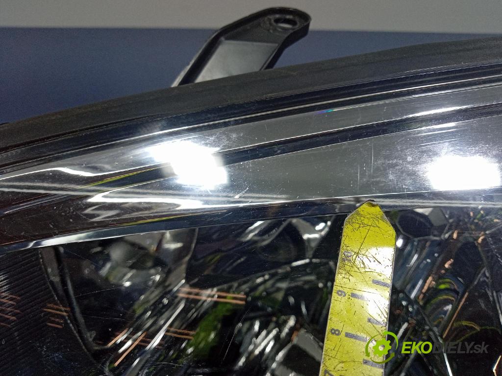 Toyota Rav4 2004 Reflektor: Vľavo: 212-11F6L