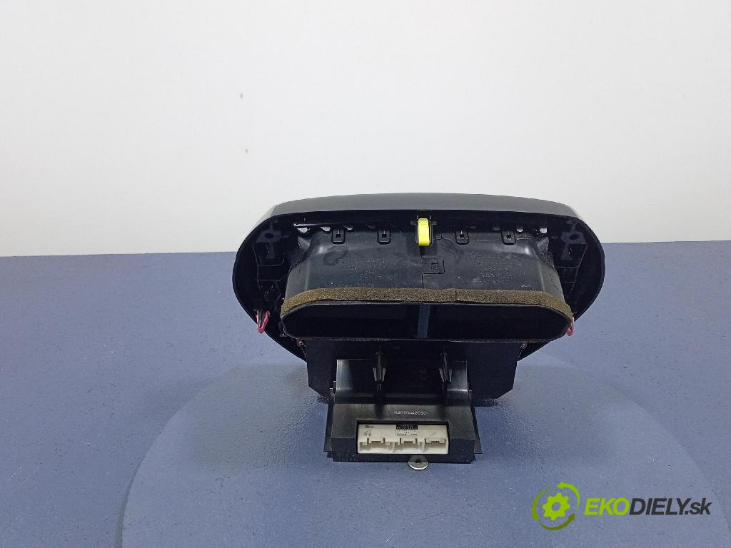 Toyota Rav4 2004 prepínač Klimatizácia: Prúd vzduchu: 88650-42170