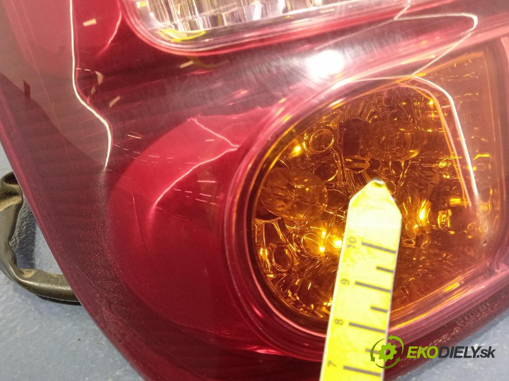 Toyota Rav4 2004 svetlo / reflektor zad ľavá Vonkajsia: 212-19H6L