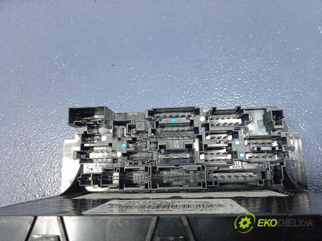 Mercedes-benz C 220 cdi 2002 skrinka Poistky: 2035451601