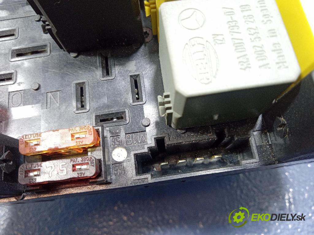 Mercedes-benz C 220 cdi 2002 skrinka Poistky: 2035451601