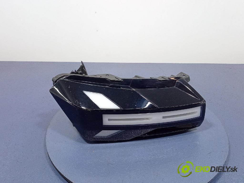 Dacia Spring 0 Reflektor: v pravo: