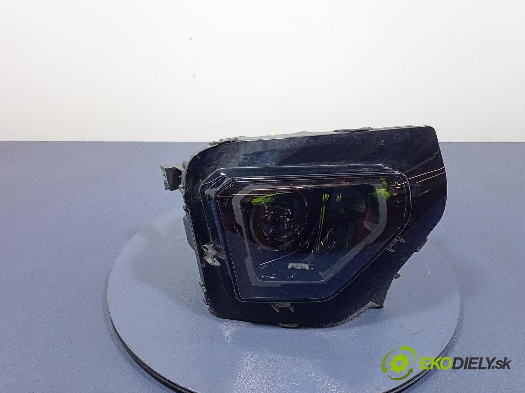 Dacia Spring 0 Reflektor: v pravo: