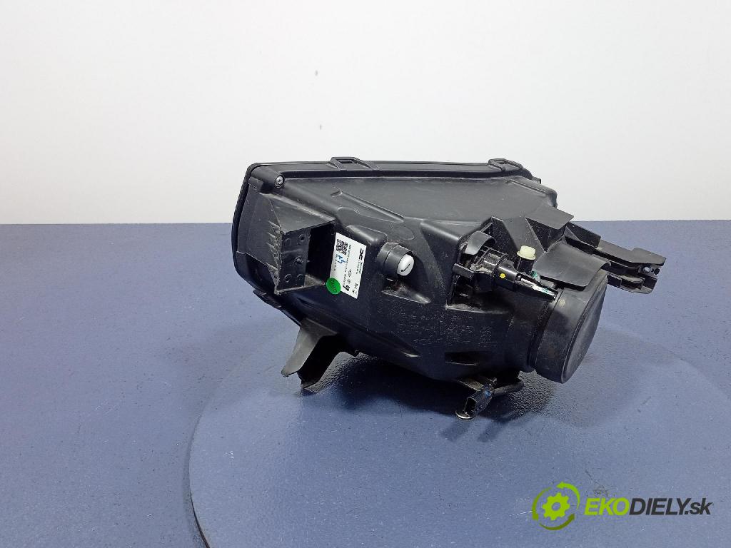 Dacia Spring 0 Reflektor: v pravo: