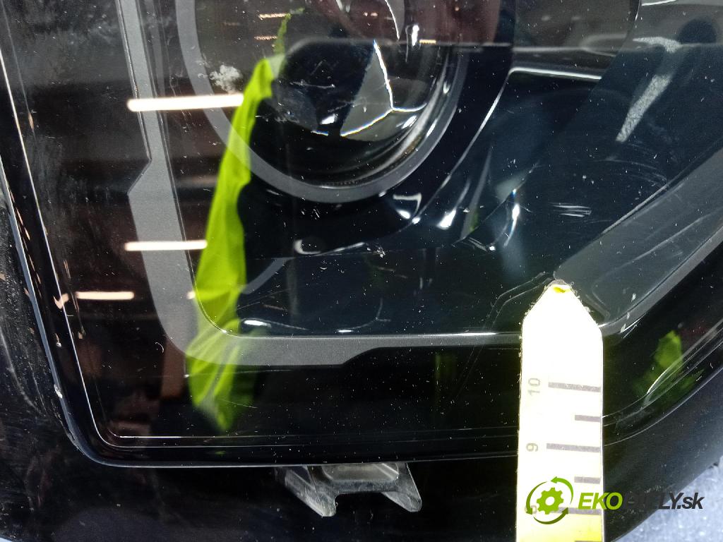 Dacia Spring 0 Reflektor: v pravo: 
