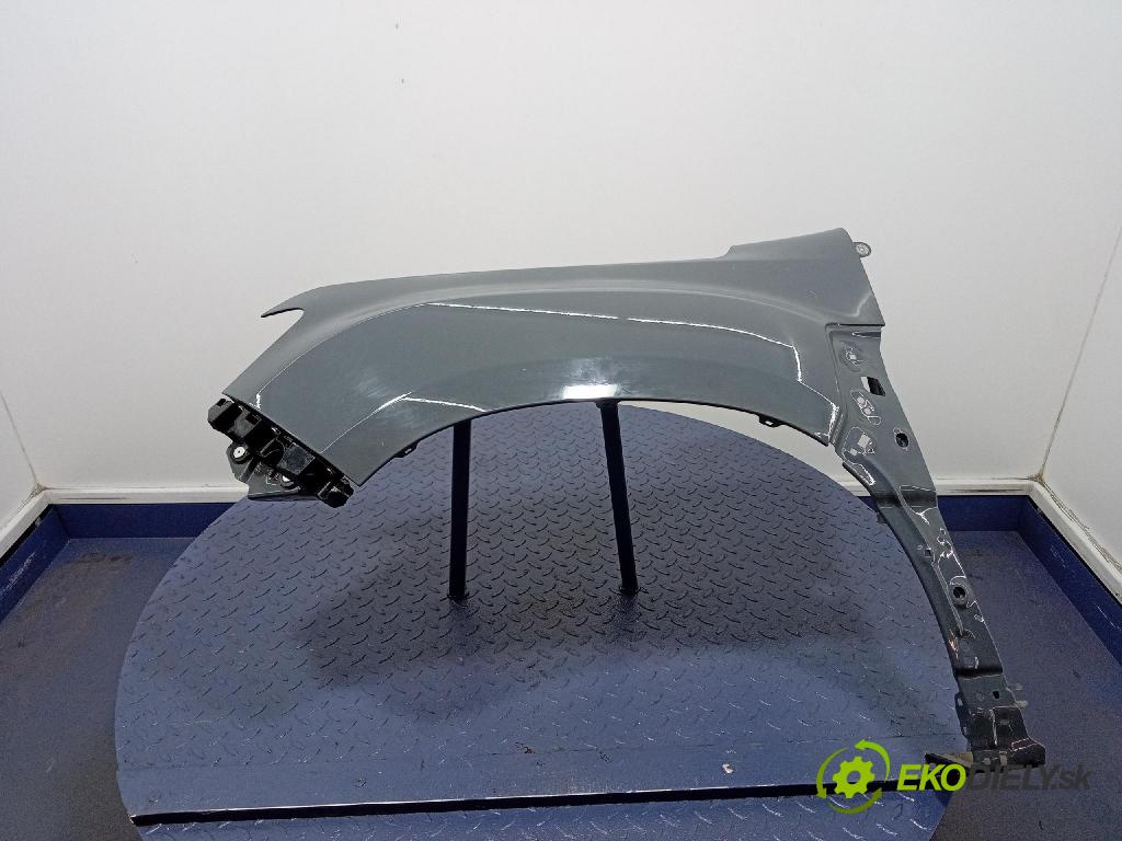 Dacia Duster 0 blatník Predné Vľavo: