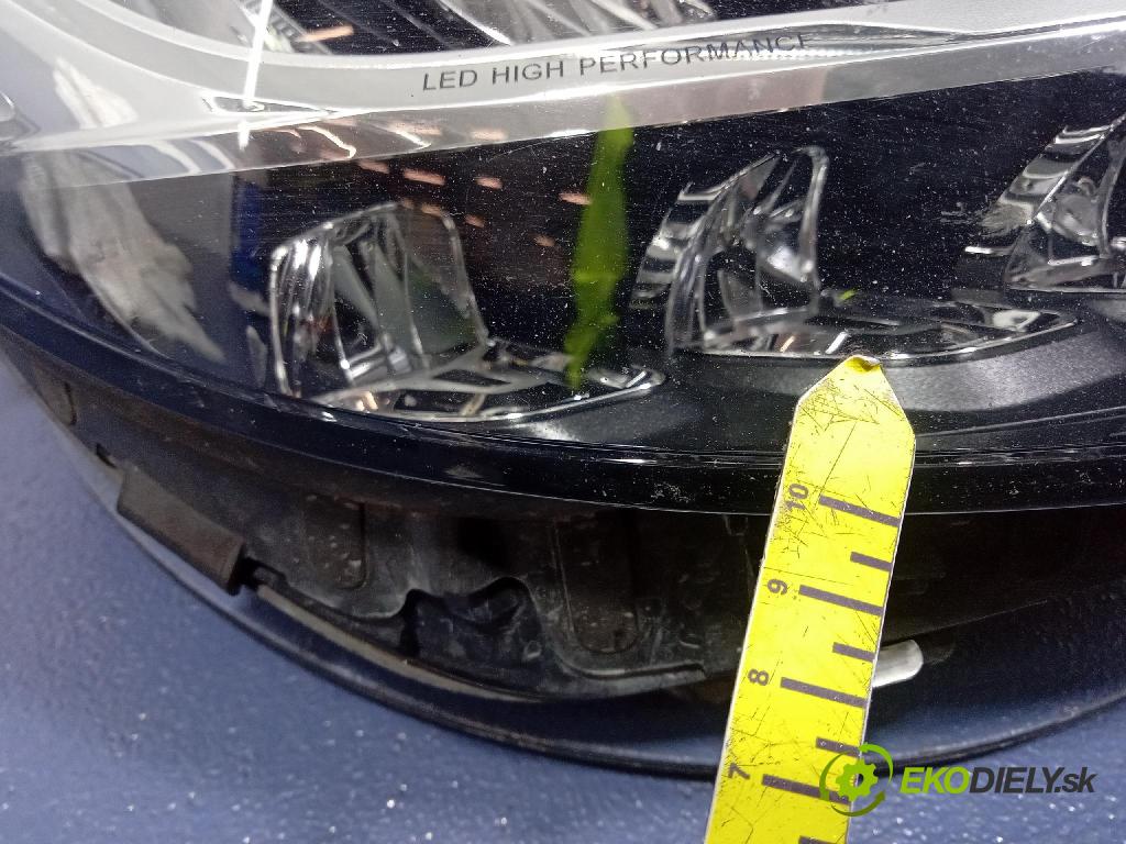 Mercedes C-klasa 0 Reflektor: v pravo: 