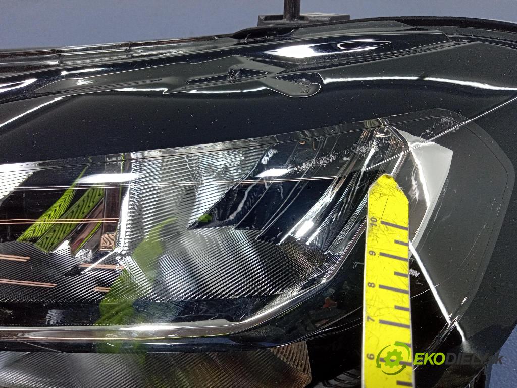 Toyota Proace city 0 Reflektor: Vľavo: