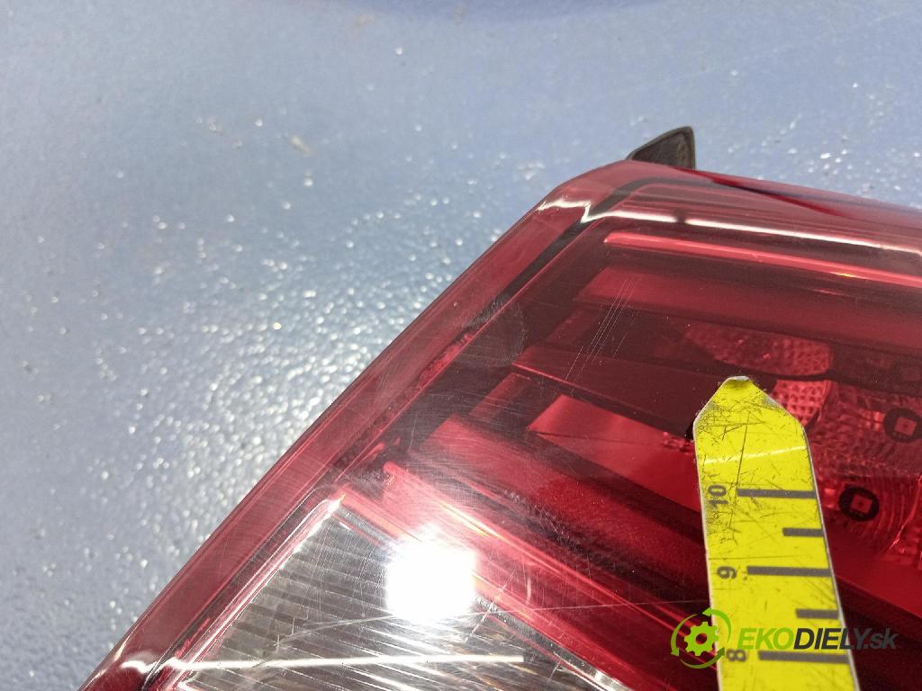 Seat Leon 0 svetlo / reflektor zad Prava: Vonkajsia: