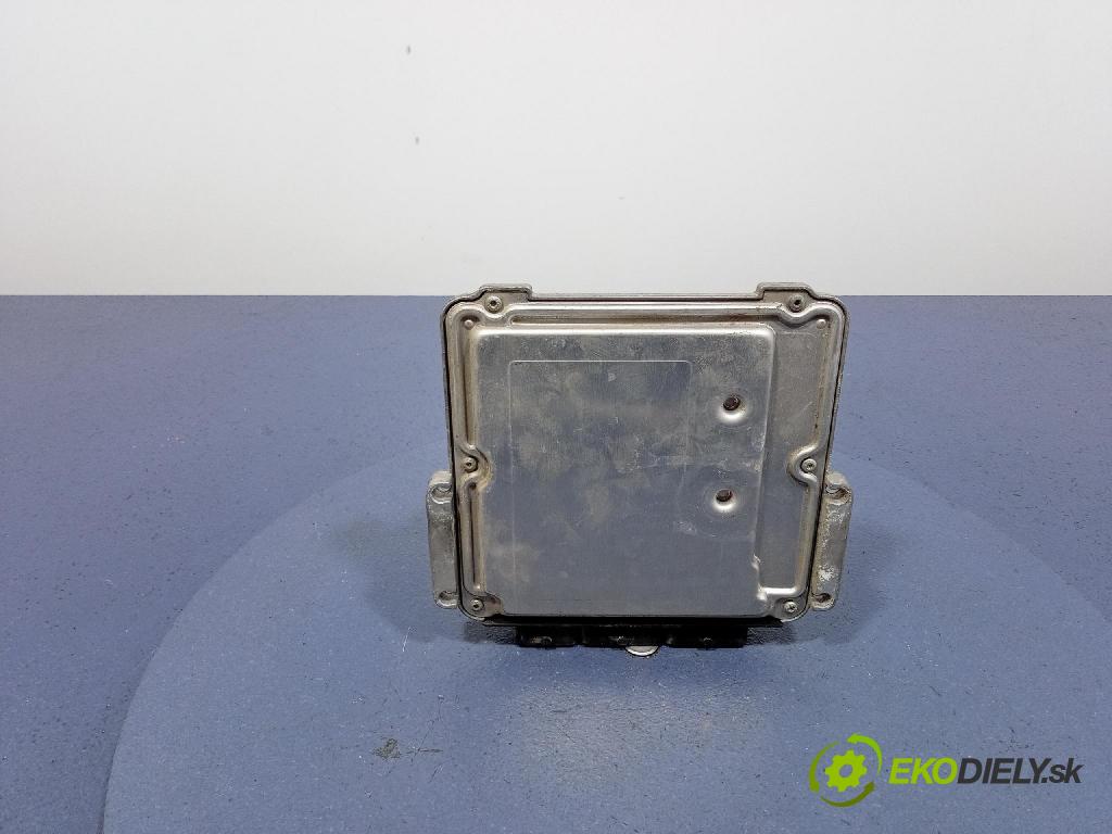 Renault Scenic 2007 riadiaca jednotka Motor: 8200688494