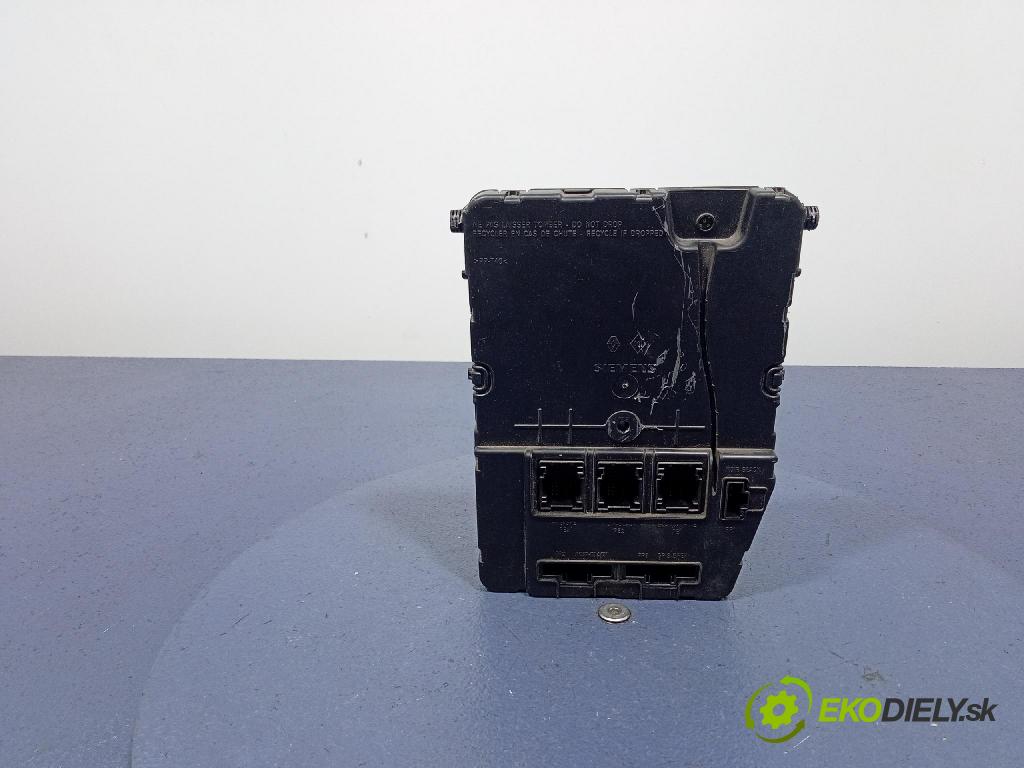 Renault Scenic 2007 riadiaca jednotka Komfortu 8200724370