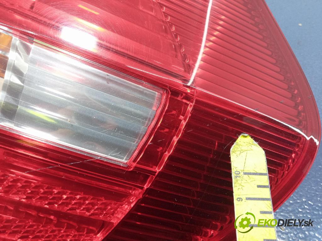 Bmw Seria 1 2009 svetlo / reflektor zad Prava: Vonkajsia: 7164956