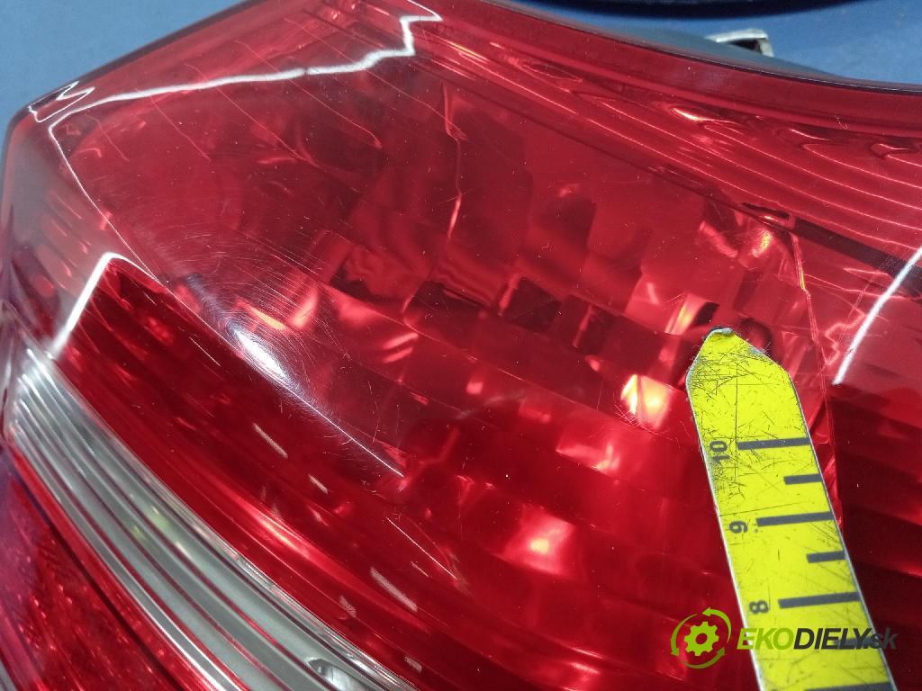 Bmw Seria 1 2009 svetlo / reflektor zad Prava: Vonkajsia: 7164956