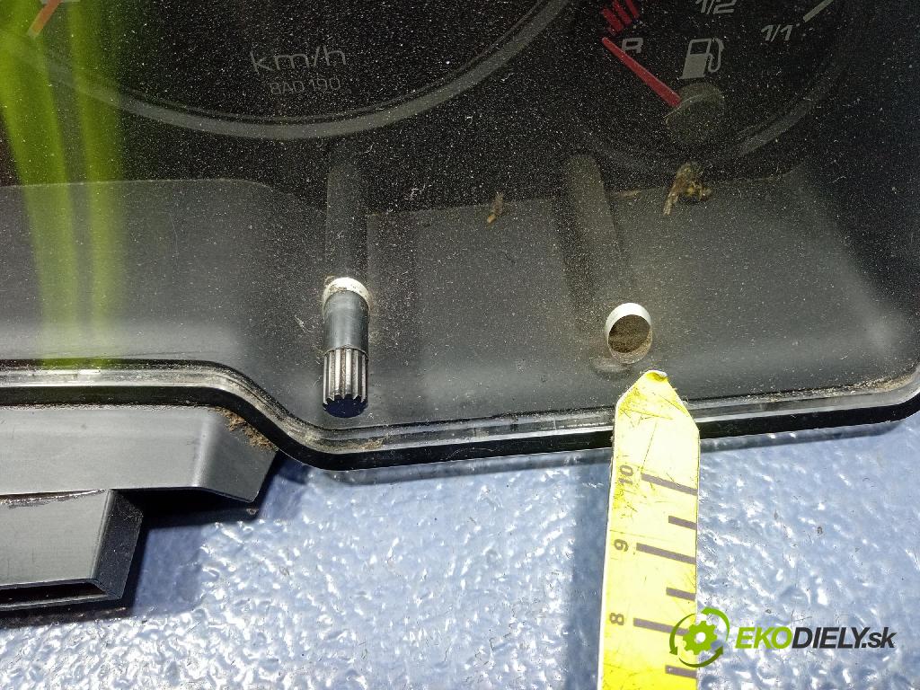 Audi 80 1992 prístrojovka/ budíky 8A0919033AL