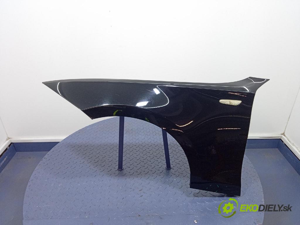 Bmw Seria 1 2009 blatník Predné Vľavo: 01